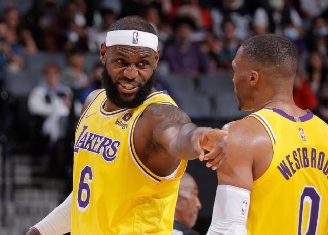 世界杯app下载-湖人打造全新进攻体系！季前赛防守倒数第一