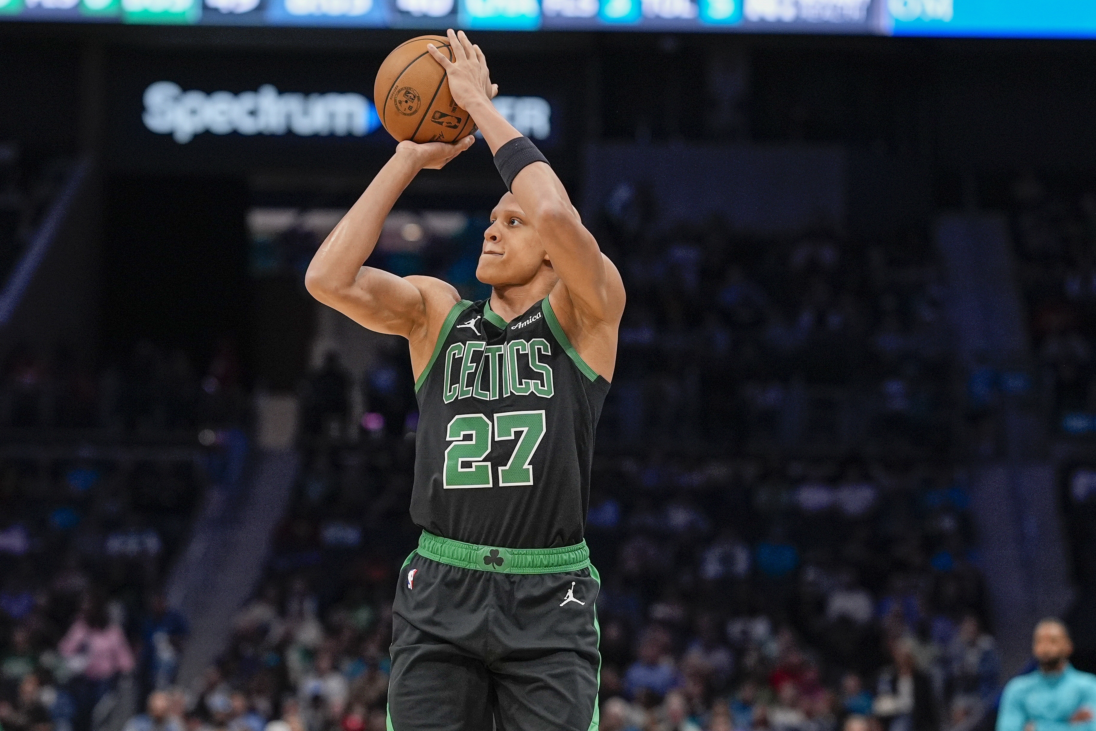 世界杯下载入口-杰伦·布朗：我们季后赛时需要沃尔什 会督促他一直保持专注