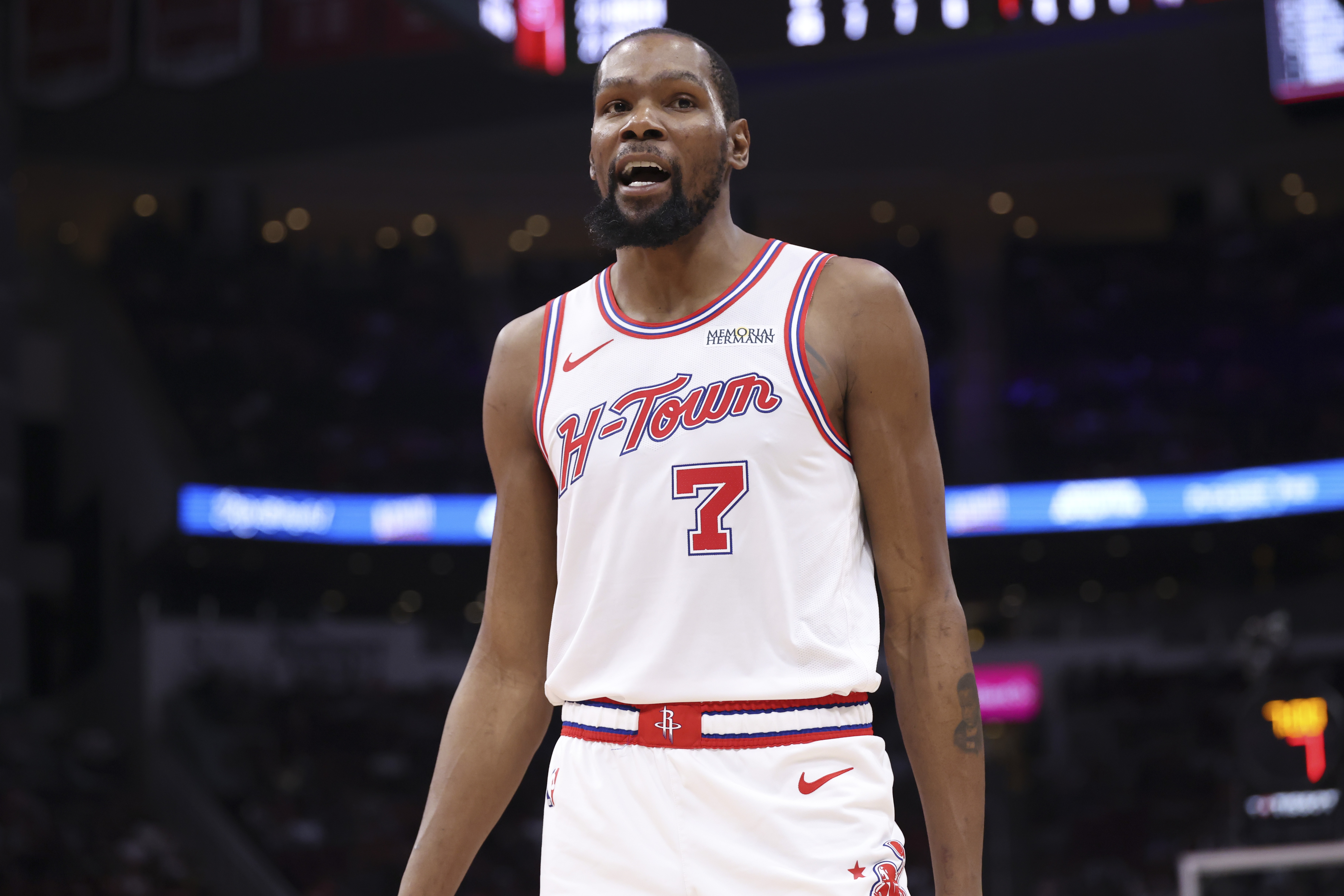 世界杯直播平台手机版官网-KD：我打球时不会去留意狄龙 他搞垃圾话是感觉自己无法融入比赛